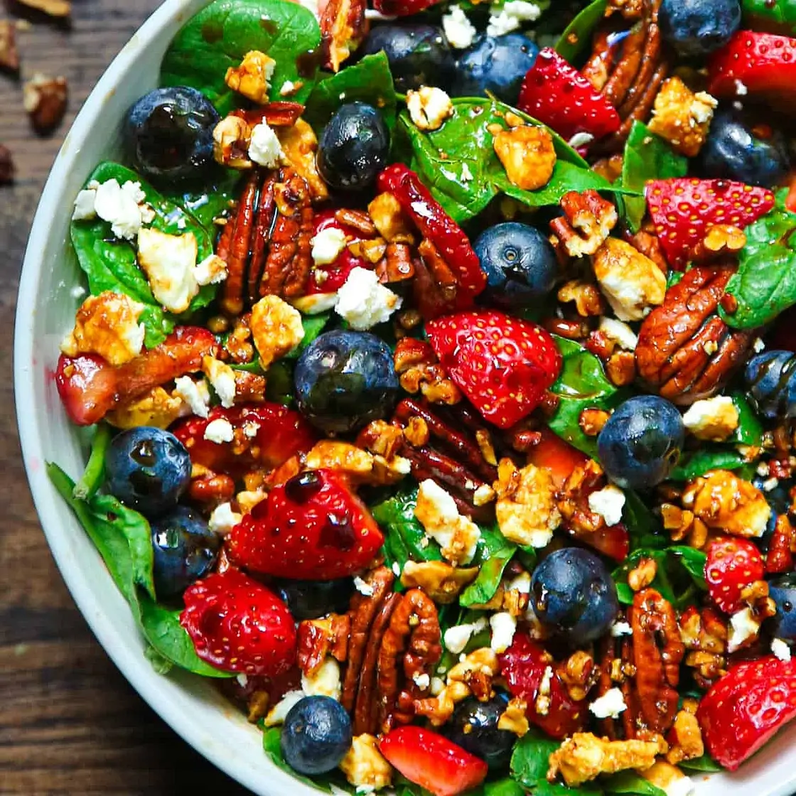 Strawberry Spinach Salad Recipe with fresh spinach, sliced strawberries, and a tangy balsamic vinaigrette